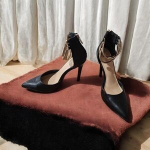 Shoe Dazzle Gold AnkleStraps Point Toe Stilettos Size 9